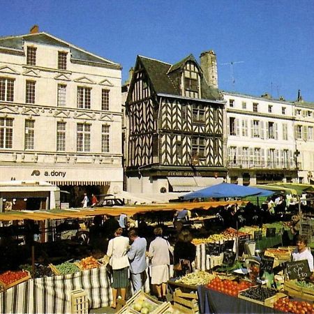 The Clock House, 3 Etoiles Apartamento La Rochelle  Exterior foto